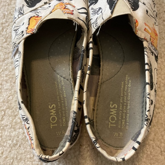 Elephant Print Toms Size 8 - Picture 3 of 5